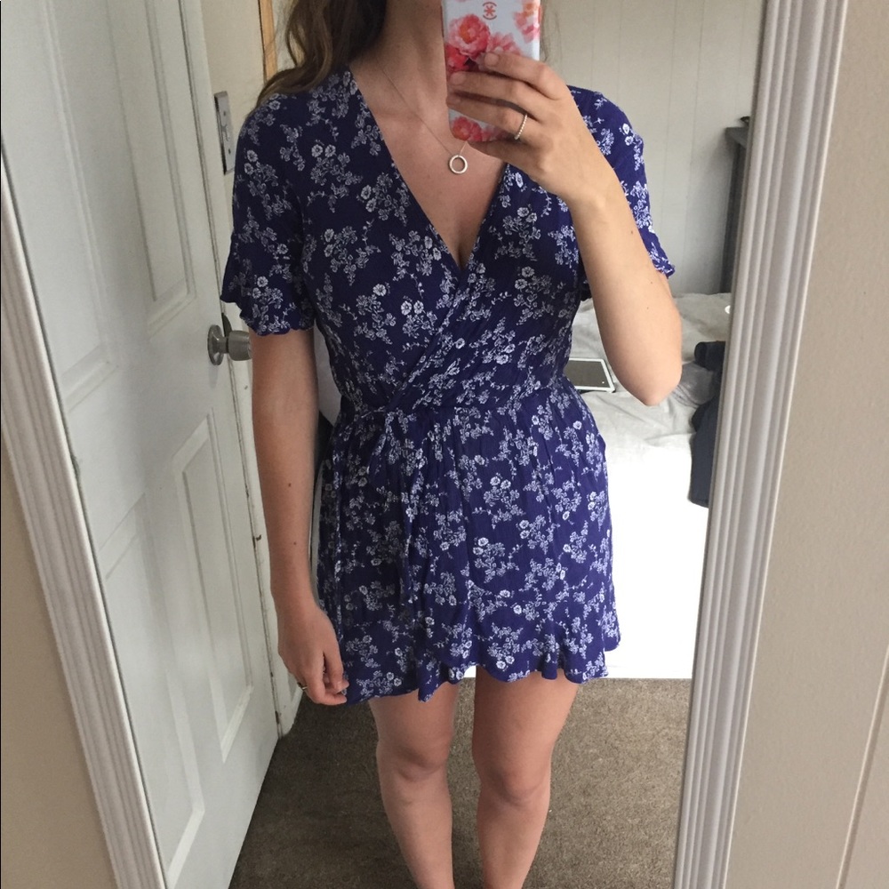 Everly mini wrap dress floral Small